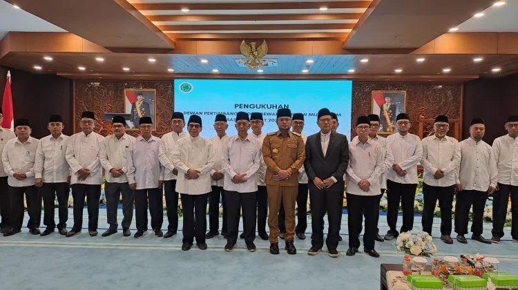 Waketum MUI Kukuhkan Pengurus MUI Kaltim Masa Bakti 2025-2030