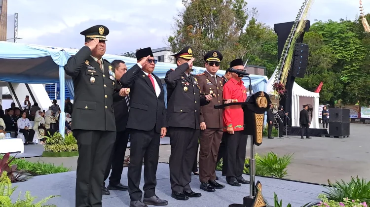 Suasana Upacara Peringatan Hari Bhayangkara ke-80 di GOR Segiri Samarinda