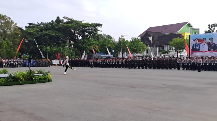 Suasana Upacara Peringatan Hari Bhayangkara ke-80 di GOR Segiri Samarinda