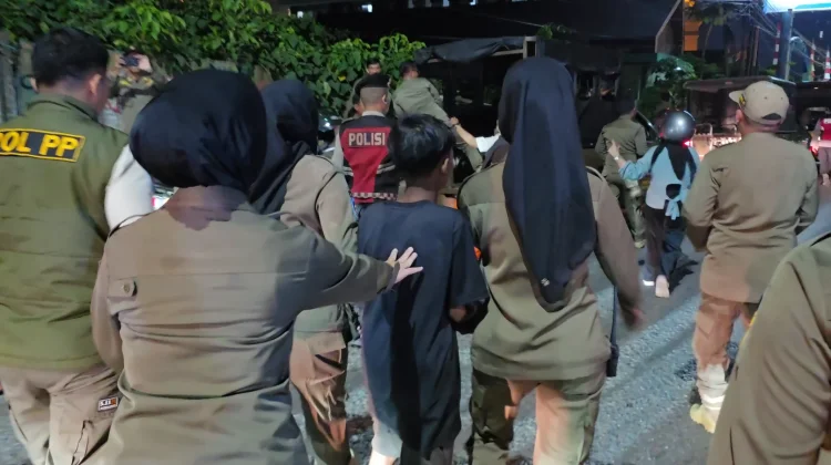 Satpol PP Samarinda Amankan Anjal dan Gepeng dan Sita Miras Oplosan
