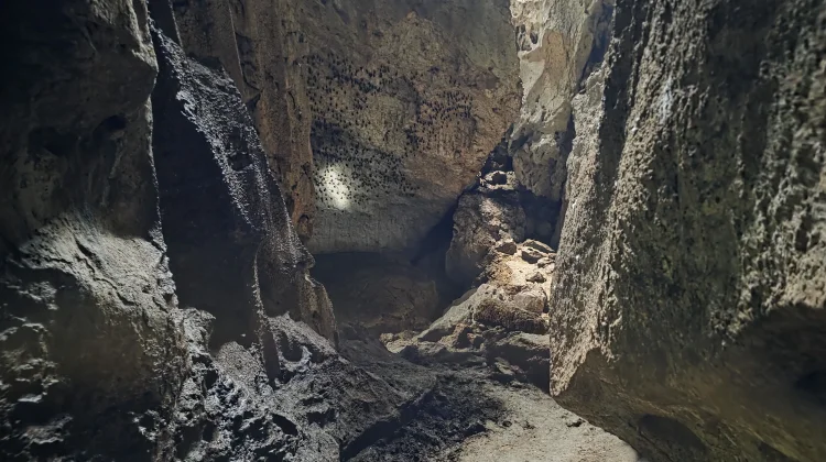 Menjelajah Goa Batu Gelap, Wisata Alam di Desa Sukamaju Tenggarong Seberang