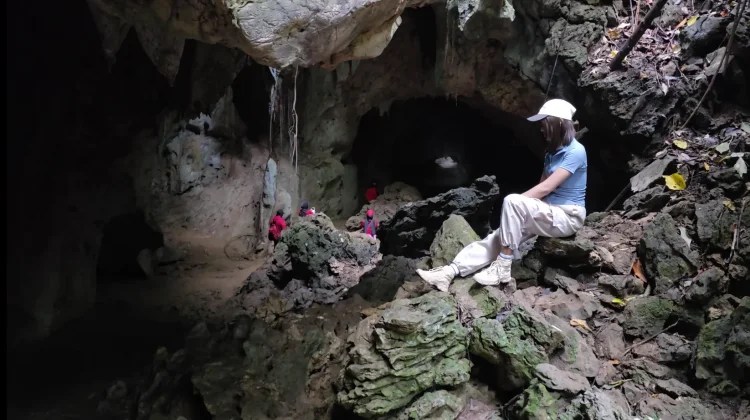Menjelajah Goa Batu Gelap, Wisata Alam di Desa Sukamaju Tenggarong Seberang