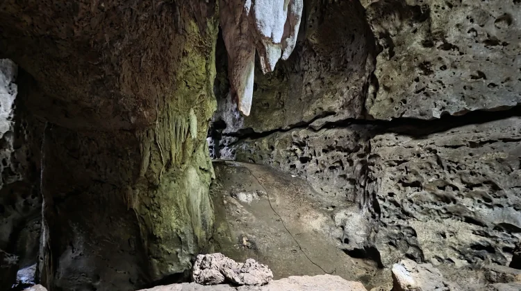Menjelajah Goa Batu Gelap, Wisata Alam di Desa Sukamaju Tenggarong Seberang