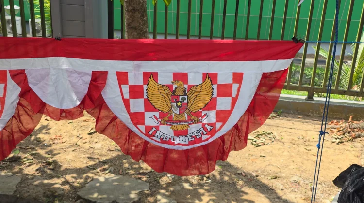 Pedagang Bendera di Samarinda Akui Pernah Raup Rp10 Ribu Sehari