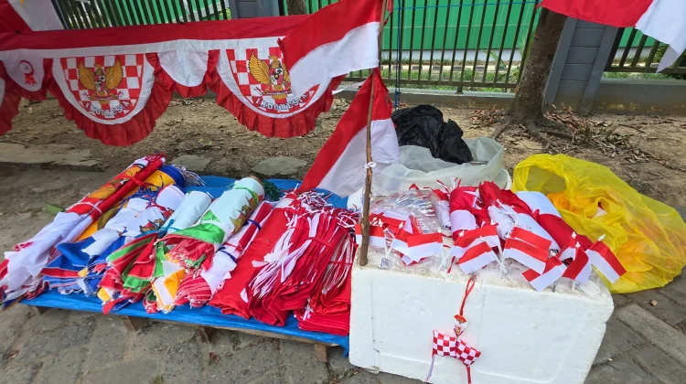 Pedagang Bendera di Samarinda Akui Pernah Raup Rp10 Ribu Sehari