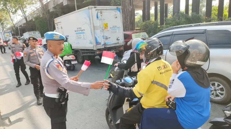 Polresta Samarinda Tebar Semangat Merah Putih jelang Kemerdekaan ke-81 RI