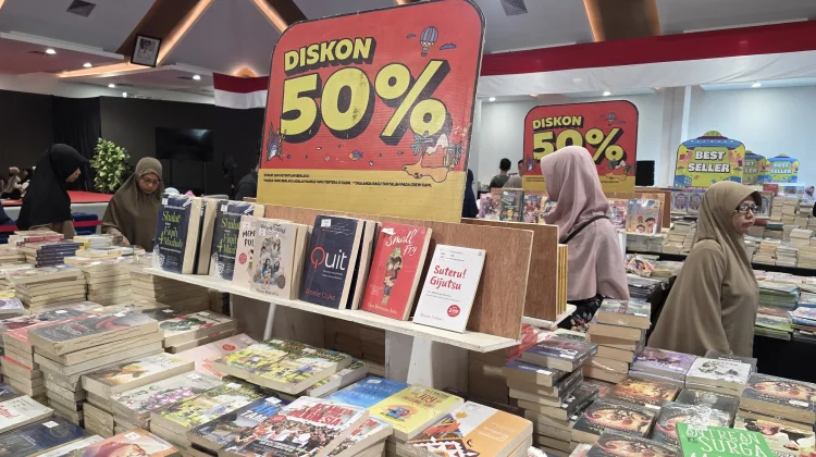 Antusiasme Warga Ramaikan Gudang Buku Keliling di Samarinda