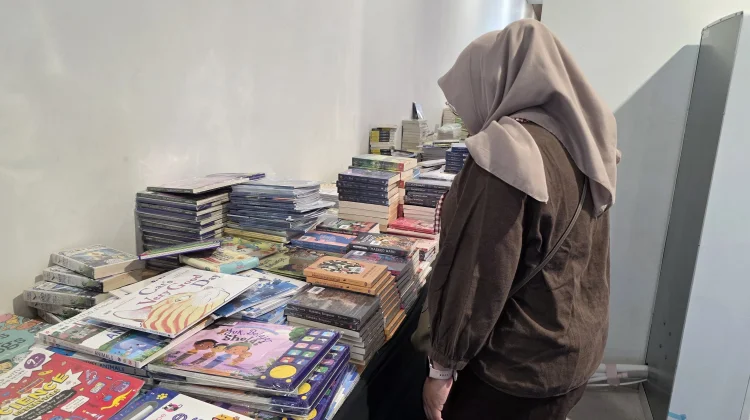 Antusiasme Warga Ramaikan Gudang Buku Keliling di Samarinda