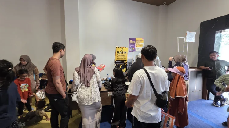 Antusiasme Warga Ramaikan Gudang Buku Keliling di Samarinda
