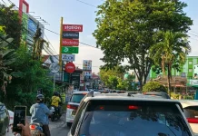 Jalan Padat Merayap imbas Galian dan Volume Tinggi