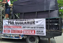 Suasana Demo Konflik HGU di Kantor Gubernur Kaltim, Rudy Mas'ud Temui Massa