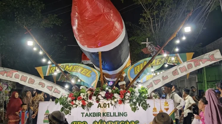 Semarak Pawai Takbir Keliling di Sampang
