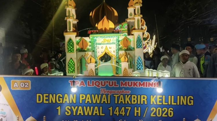 Semarak Pawai Takbir Keliling di Sampang