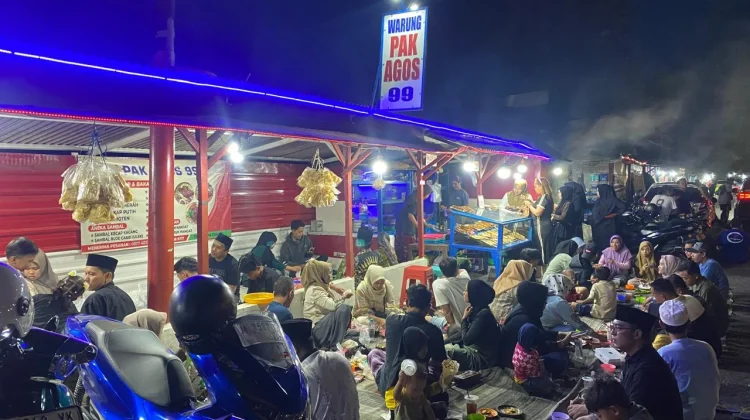 Warung Ikan Bakar di Sumenep Diserbu Pemudik