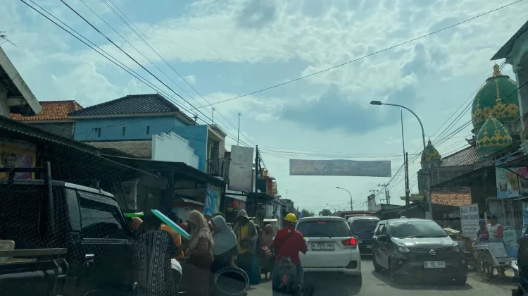 Kemacetan di Jalur Nasional Sampang