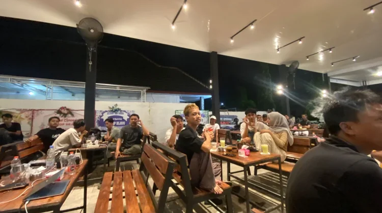 Dukungan Moral, Warga Sumenep Nobar Timnas