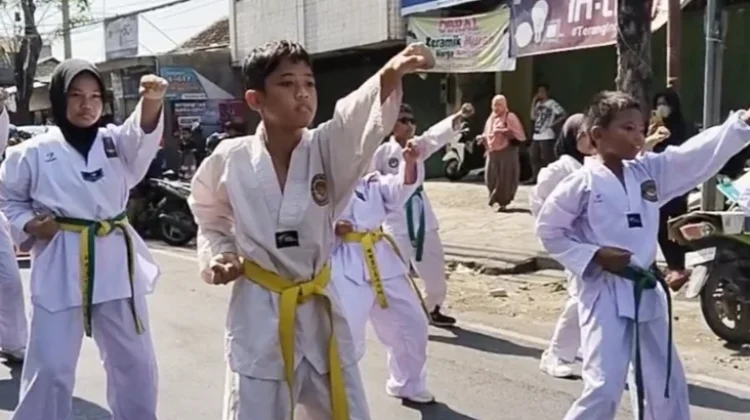 Kemeriahan Karnaval Simfoni Nusantara Sabilillah Sampang