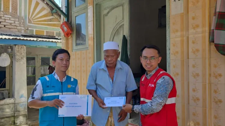 Sentuhan Kemanusiaan PLN di Pelosok Pamekasan