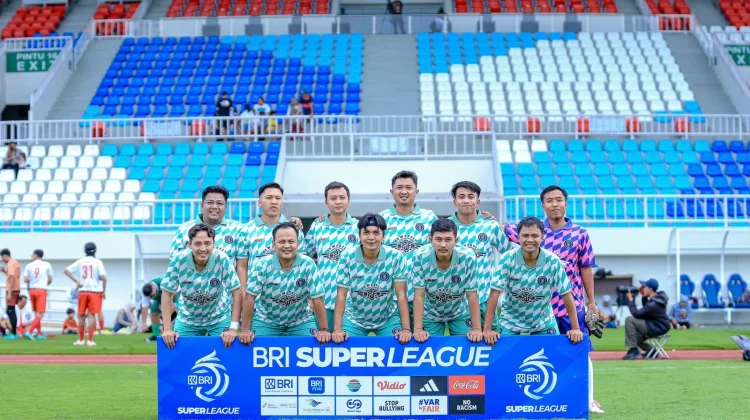 Keseruan Fun Football Komunitas di Stadion Kanjuruhan