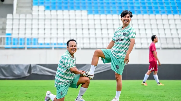 Keseruan Fun Football Komunitas di Stadion Kanjuruhan