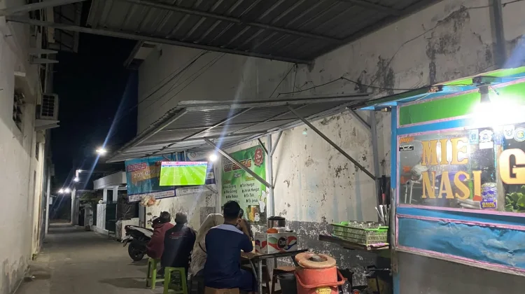 Hangatnya Mie Goreng dan Euforia Piala Dunia