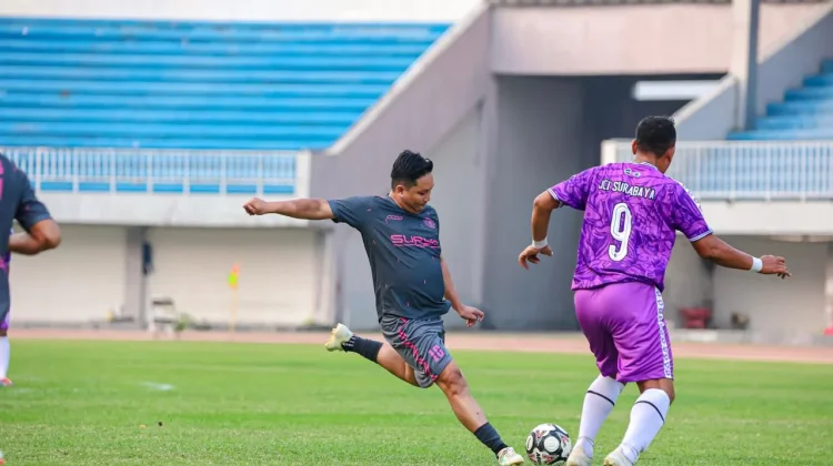 Keseruan HN FC Fun Football di Stadion Mandala Krida