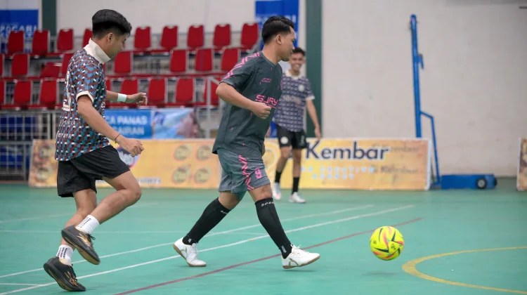 Isi Akhir Pekan lewat Futsal, Remaja Sumenep Padati GOR