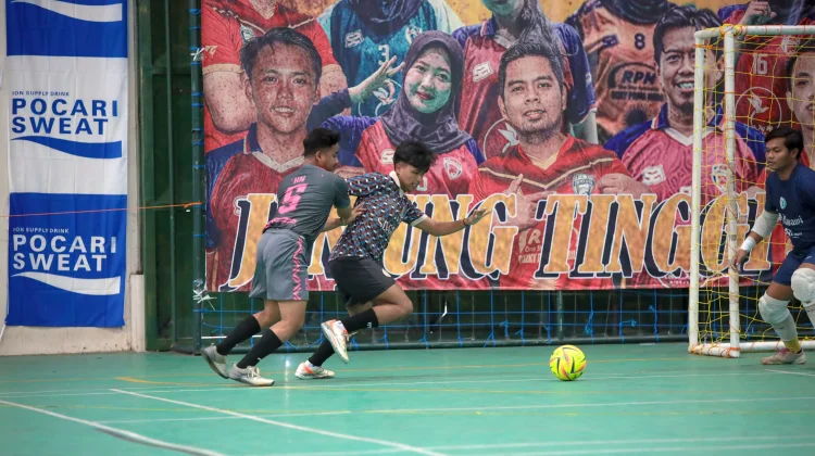 Isi Akhir Pekan lewat Futsal, Remaja Sumenep Padati GOR
