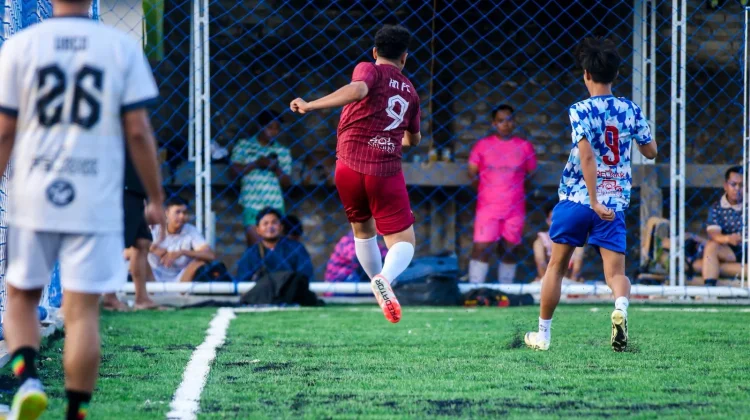 Jajal Rumput Lapangan Mini Soccer Anyar di Sumenep
