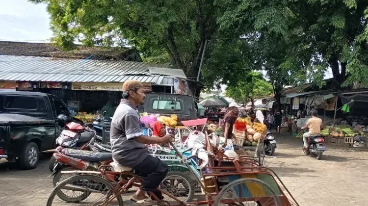 H-6 Ramadan, Pasar Anom Sumenep Lengang