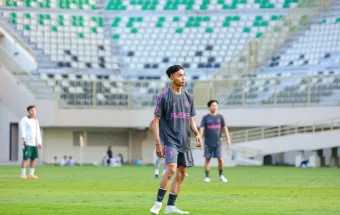 Komunitas Fun Football HN FC Jajal Rumput Stadion Maguwoharjo
