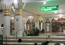 Tunda Shalat Tawawih, Warga Sampang Tunggu Sidang Isbat