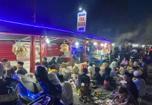 Warung Ikan Bakar di Sumenep Diserbu Pemudik