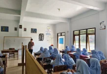 Polisi Masuk Pesantren di Pamekasan