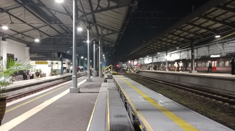 KAI Commuter Line Jebres Solo Terpantau Lengang