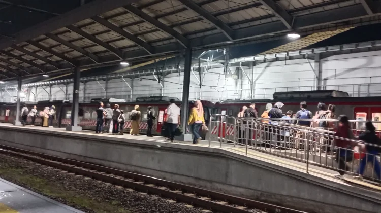 KAI Commuter Line Jebres Solo Terpantau Lengang