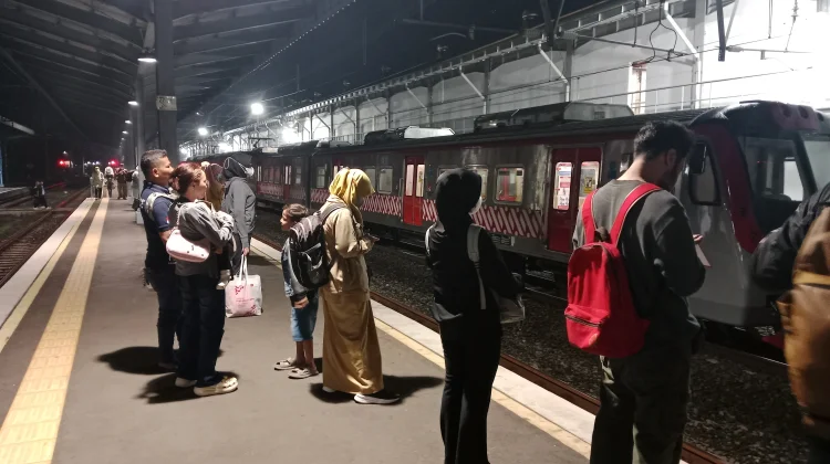 KAI Commuter Line Jebres Solo Terpantau Lengang