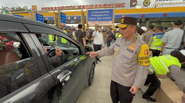 Pantau Arus Mudik, Kapolri Kunjungi GT Kalikangkung