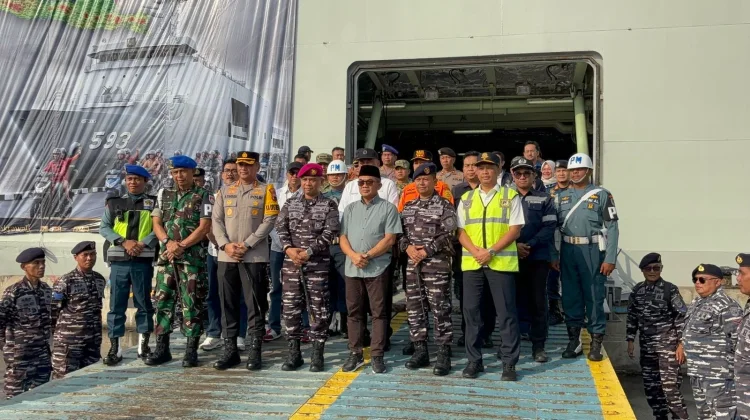 Momen Mudik Gratis Bersama TNI AL di Tanjung Mas