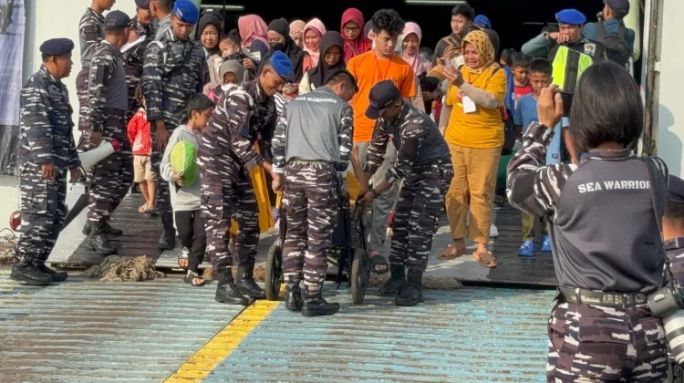 Momen Mudik Gratis Bersama TNI AL di Tanjung Mas