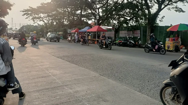 H-3 Lebaran, Pedagang Takjil Kawasan Jolotundo Kota Semarang Mulai Sepi