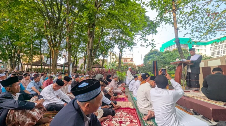 Ribuan Warga Muhammadiyah Salat Idulditri di Unimus Semarang