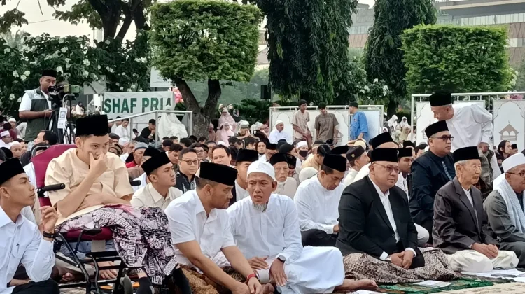 Ribuan Umat Muslim Ikuti Salat Idulfitri di Lapangan Simpanglima Semarang