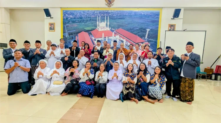 Idulfitri, Sejumlah Tokoh Lintas Agama Bersilaturahmi di MAJT