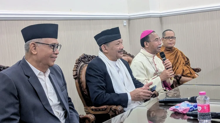 Idulfitri, Sejumlah Tokoh Lintas Agama Bersilaturahmi di MAJT