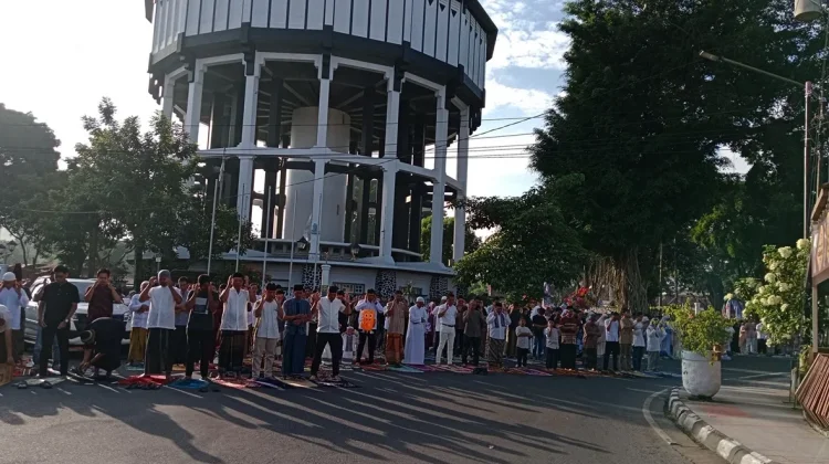 Salat Id, Ribuan Umat Islam Penuhi Masjid Agung Kauman Magelang