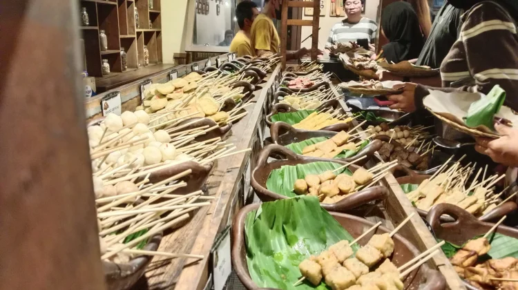 Berburu Kuliner Khas Saat Libur Lebaran, Angkringan Kekinian Jogja Jadi Primadona