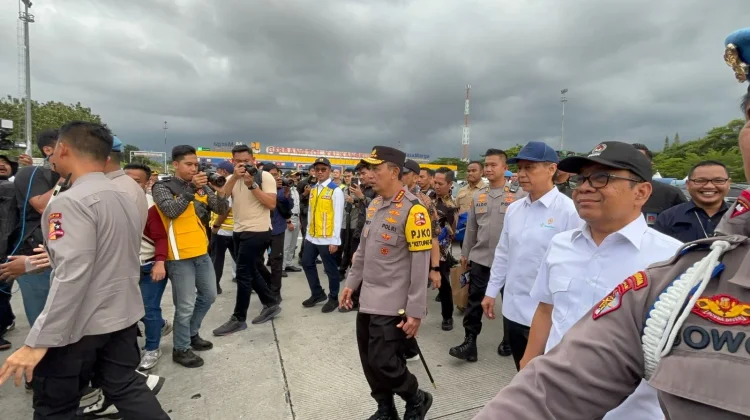 Momen Pelepasan One Way Nasional Arus Balik di GT Kalikangkung