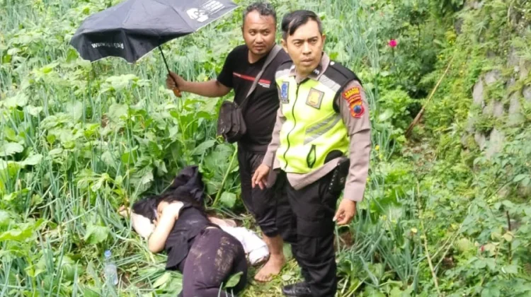 Rem Motor Blong, Wisatawan Nyungsep di Kebun Jalur Wisata Umbul Sidomukti