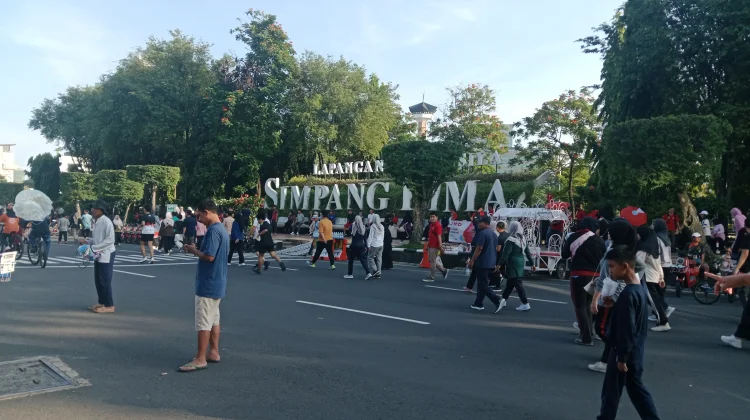 Car Free Day Simpang Lima, Rekreasi Publik Dongkrak UMKM